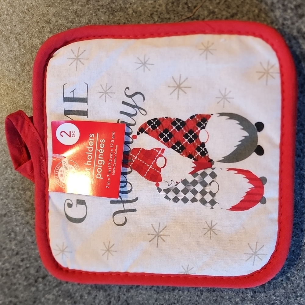 Set of 2 potholders "gnome for the holidays" 7x7 " nwt